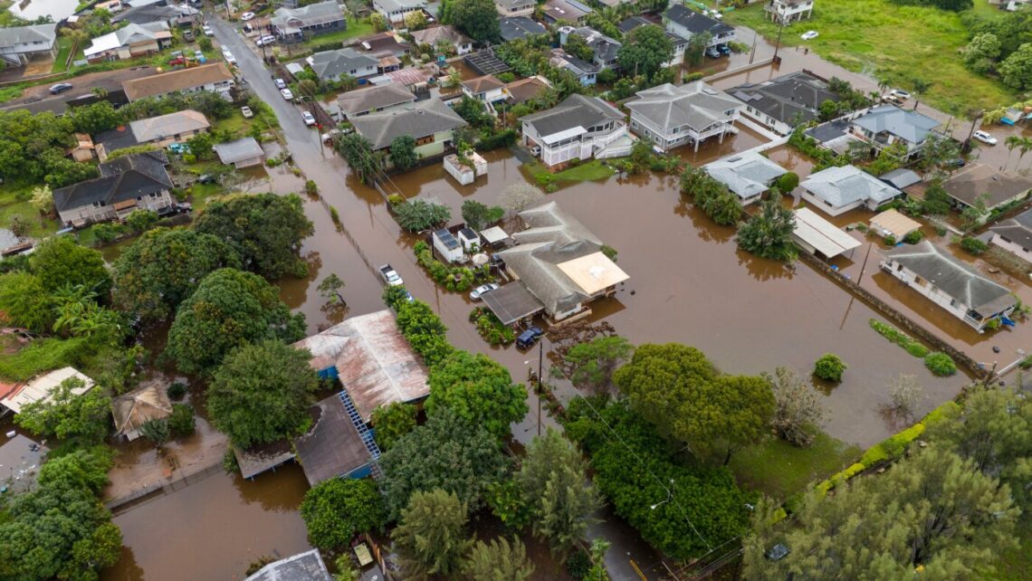 Banjir parah di Hawaii menyebabkan evakuasi massal penduduk